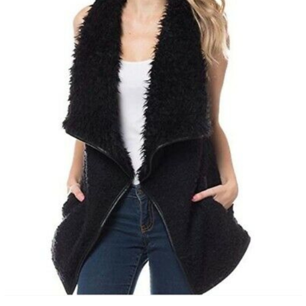 Love Tree Sherpa Vest Size Small